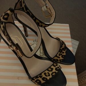 Leopard heels Size8